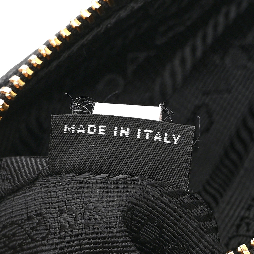 Saffiano Lux Re-Edition 2005 Shoulder Bag Black