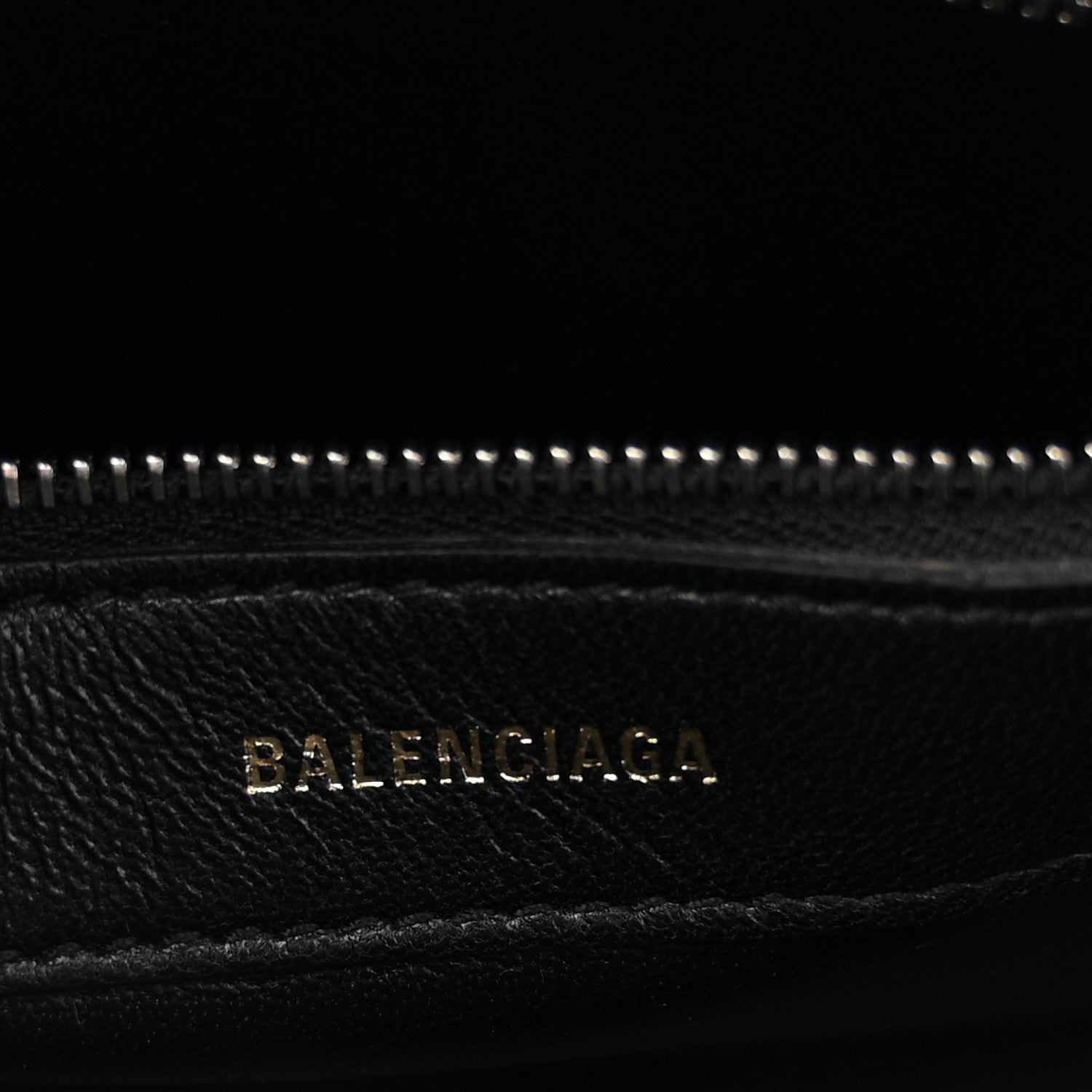 Signature Grained Calfskin Logo S Ville Top Handle Bag Black Rose Shocking