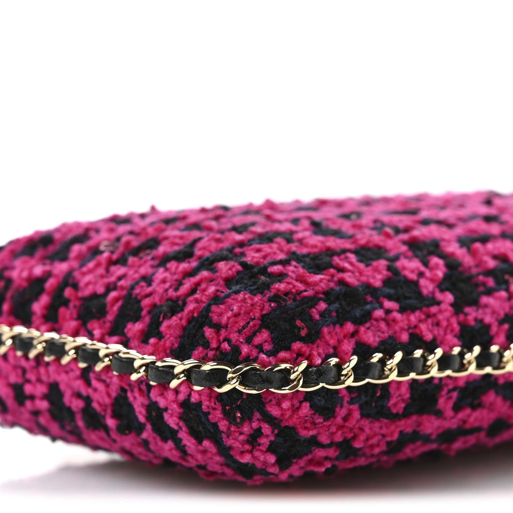Tweed Chain Around Phone Holder Pink