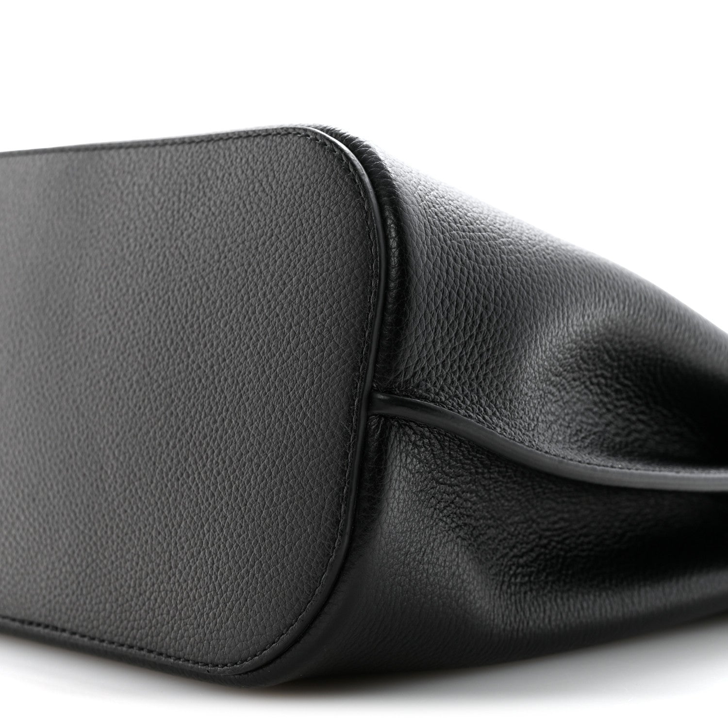 Small Classic Grain Islington Bucket Bag Black