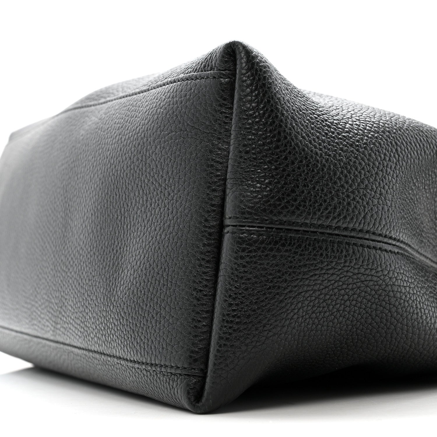 Pebbled Calfskin Medium Soho Chain Shoulder Bag Black