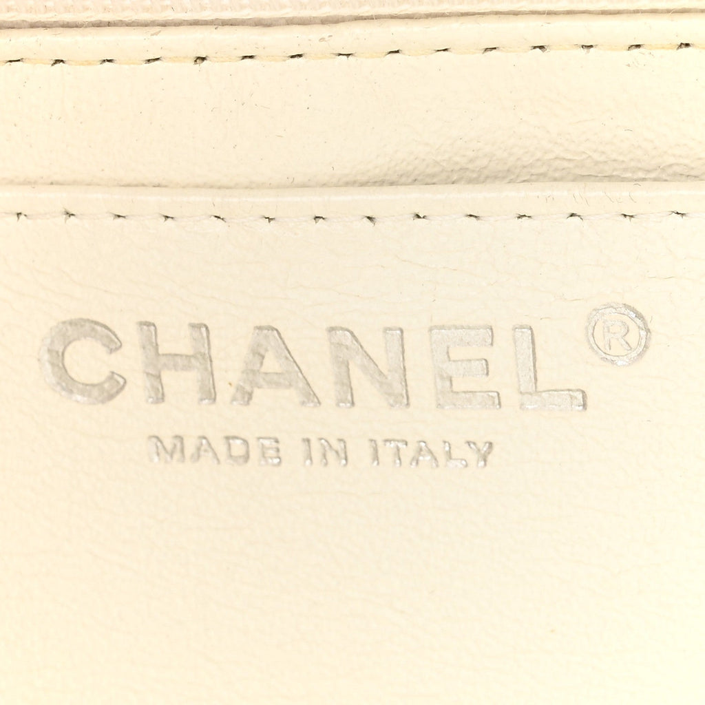 Caviar Quilted Jumbo Single Flap White