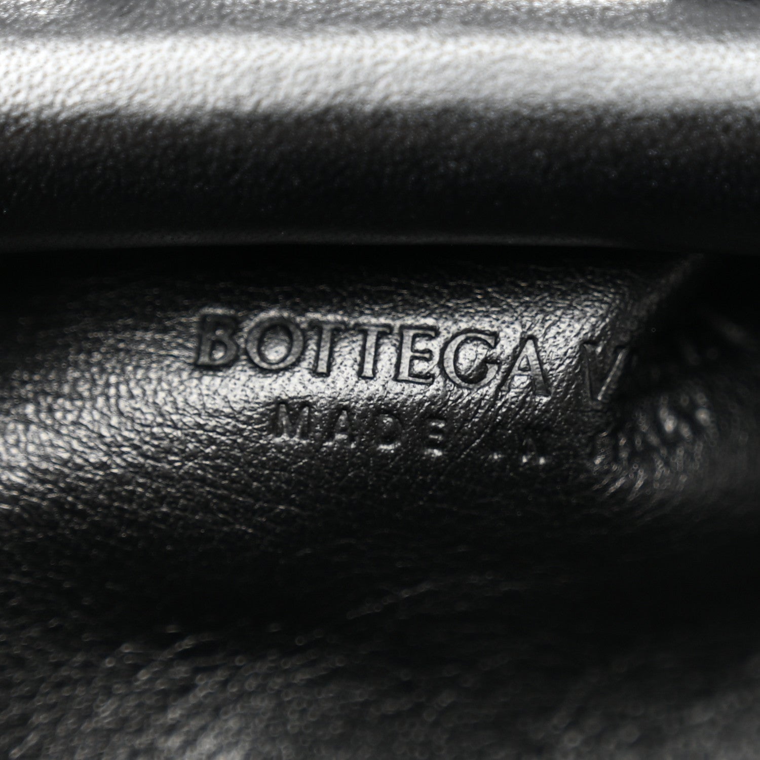 Butter Calfskin The Mini Pouch Black