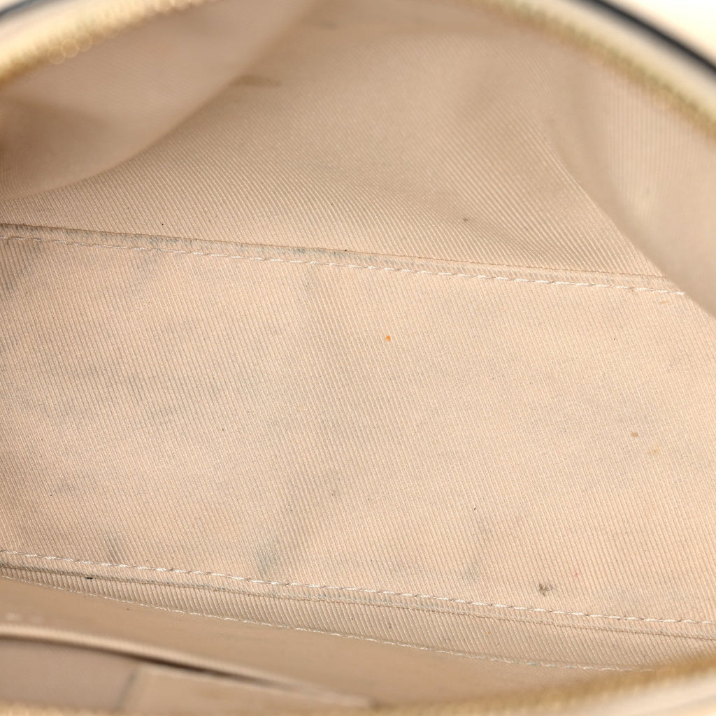 Monogram Saintonge Creme