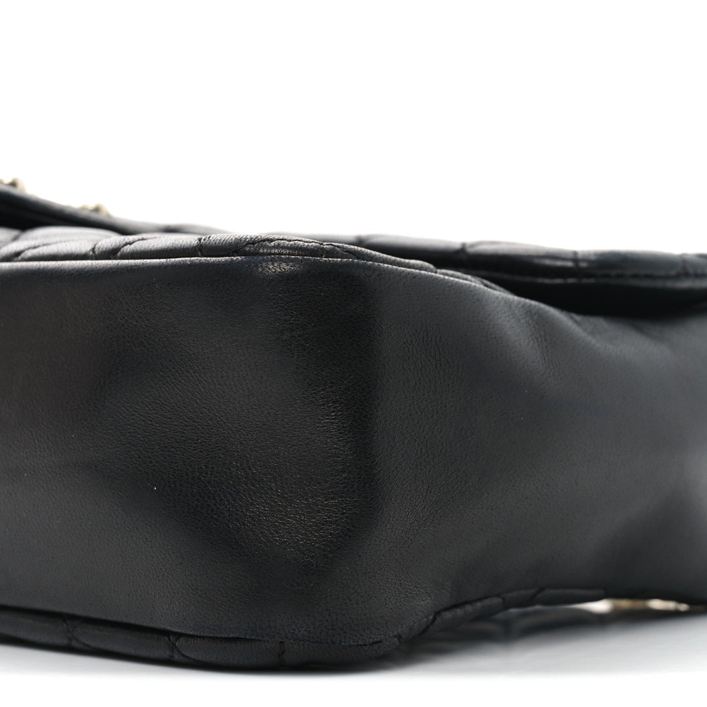 Lambskin Quilted Medium Westminster Pearl Flap Black