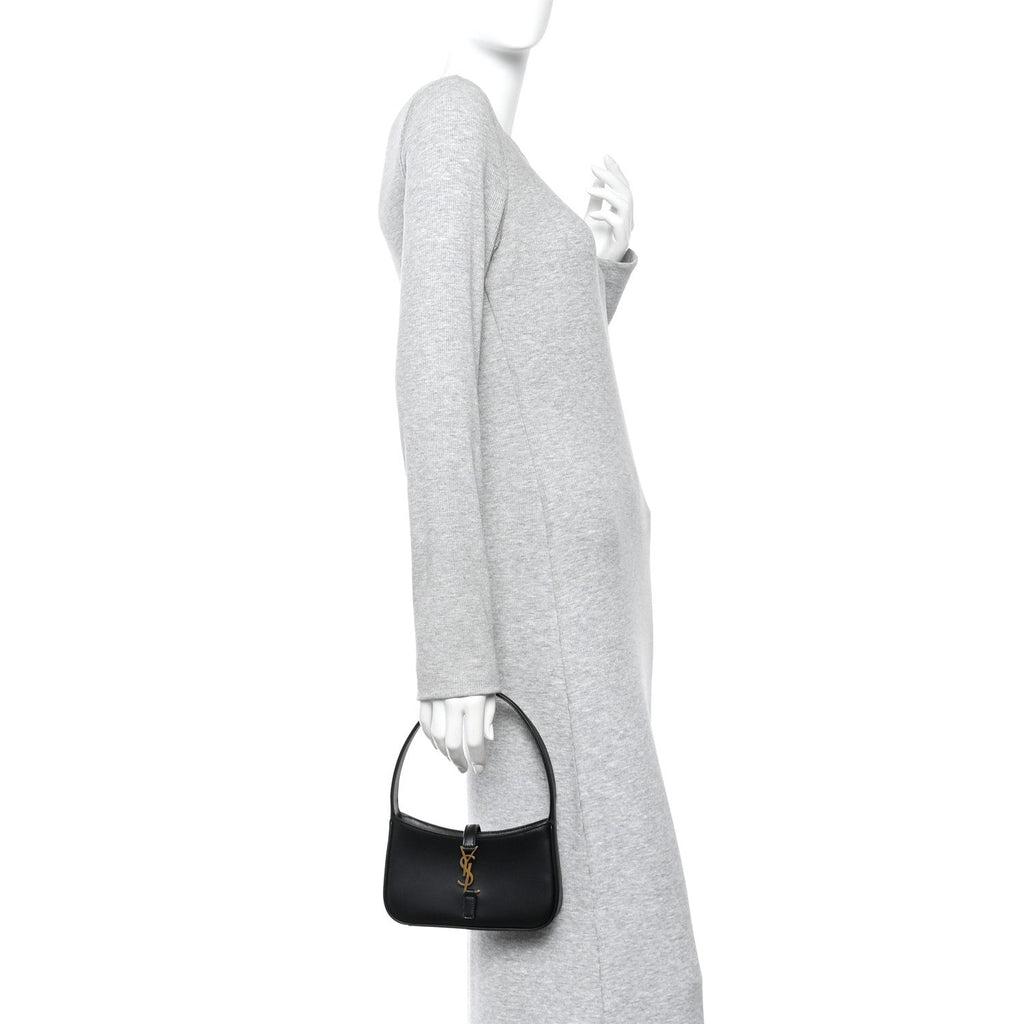 Smooth Calfskin Le 5 A 7 Mini Hobo Black