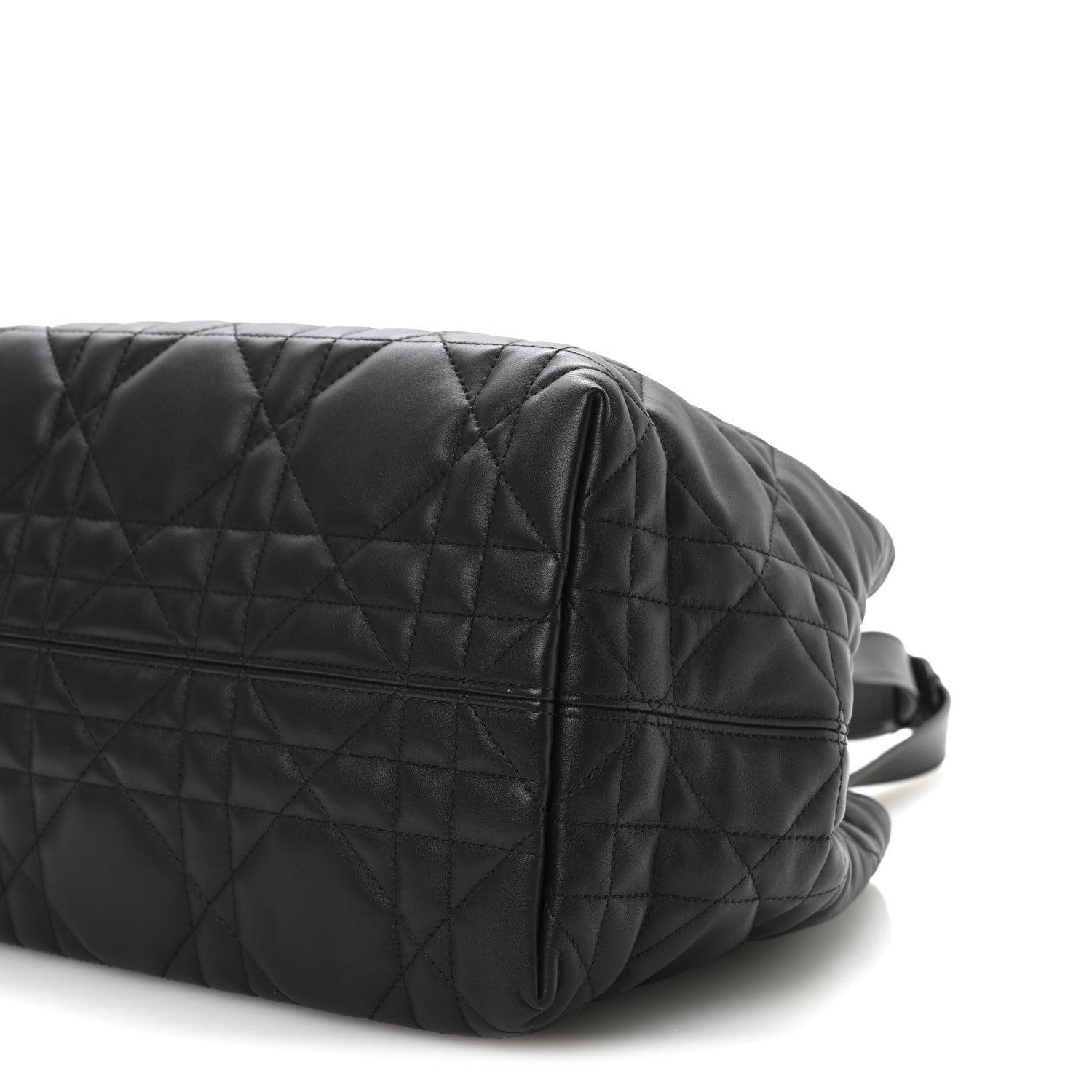Calfskin Macrocannage Medium Toujours Black