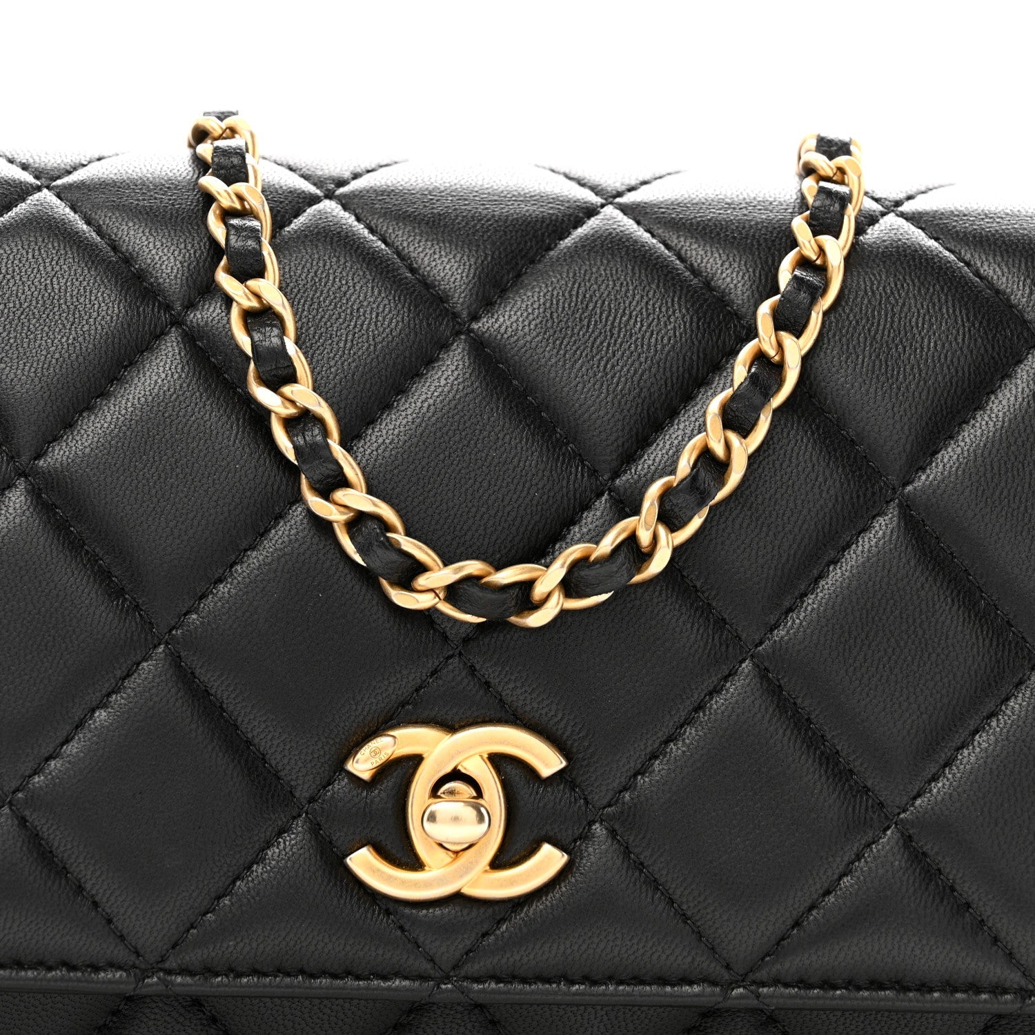 Lambskin Quilted CC Pearl Crush Wallet on Chain WOC Black