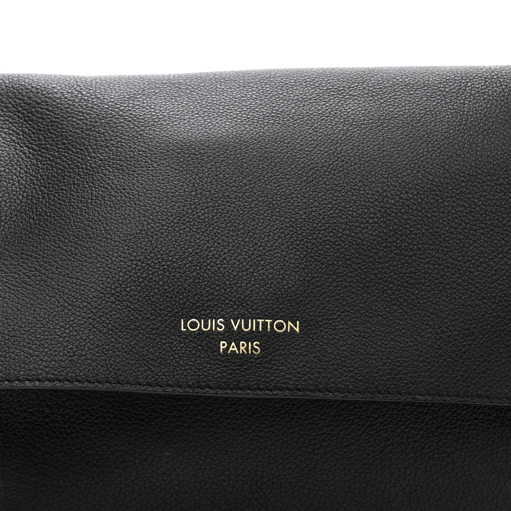 Grained Calfskin Low Key Messenger Black