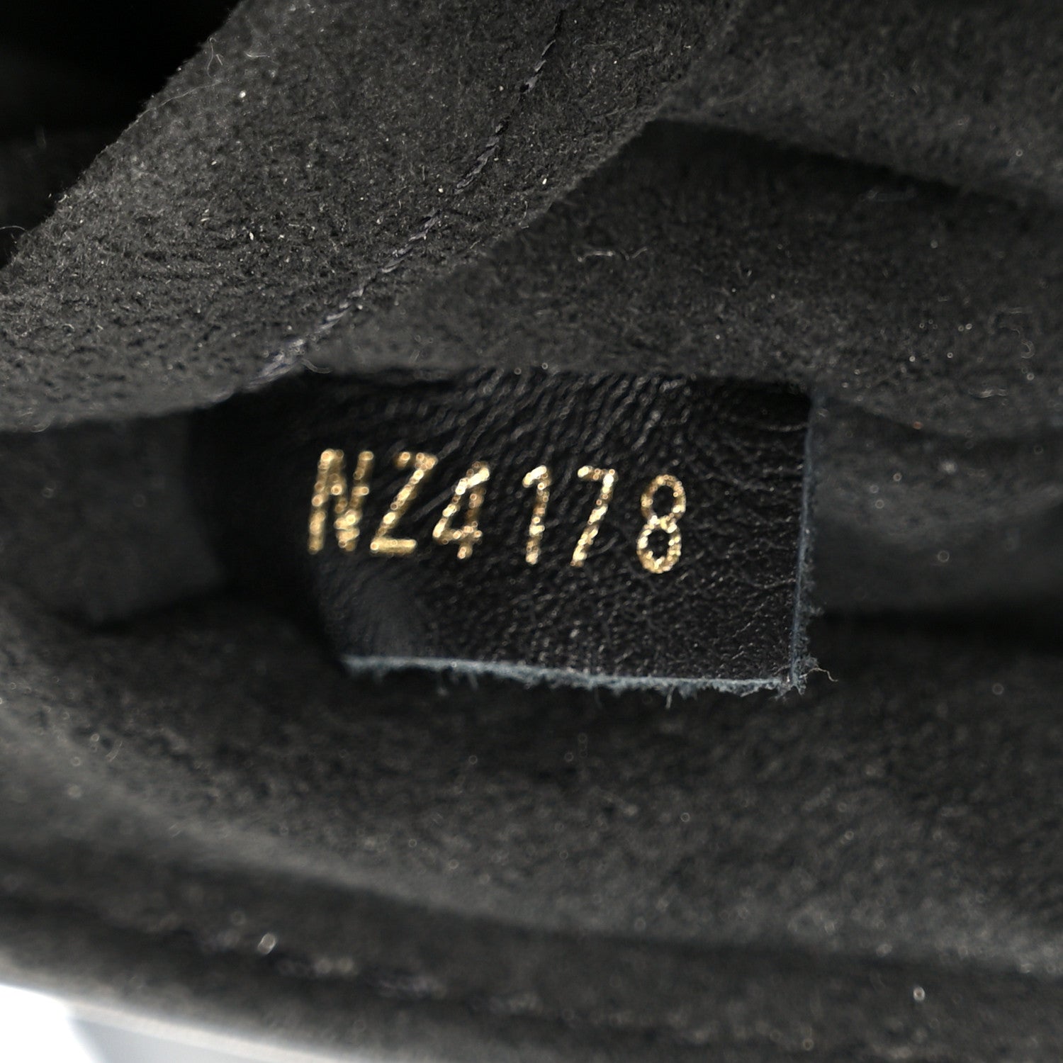 Calfskin New Wave Chain MM Black