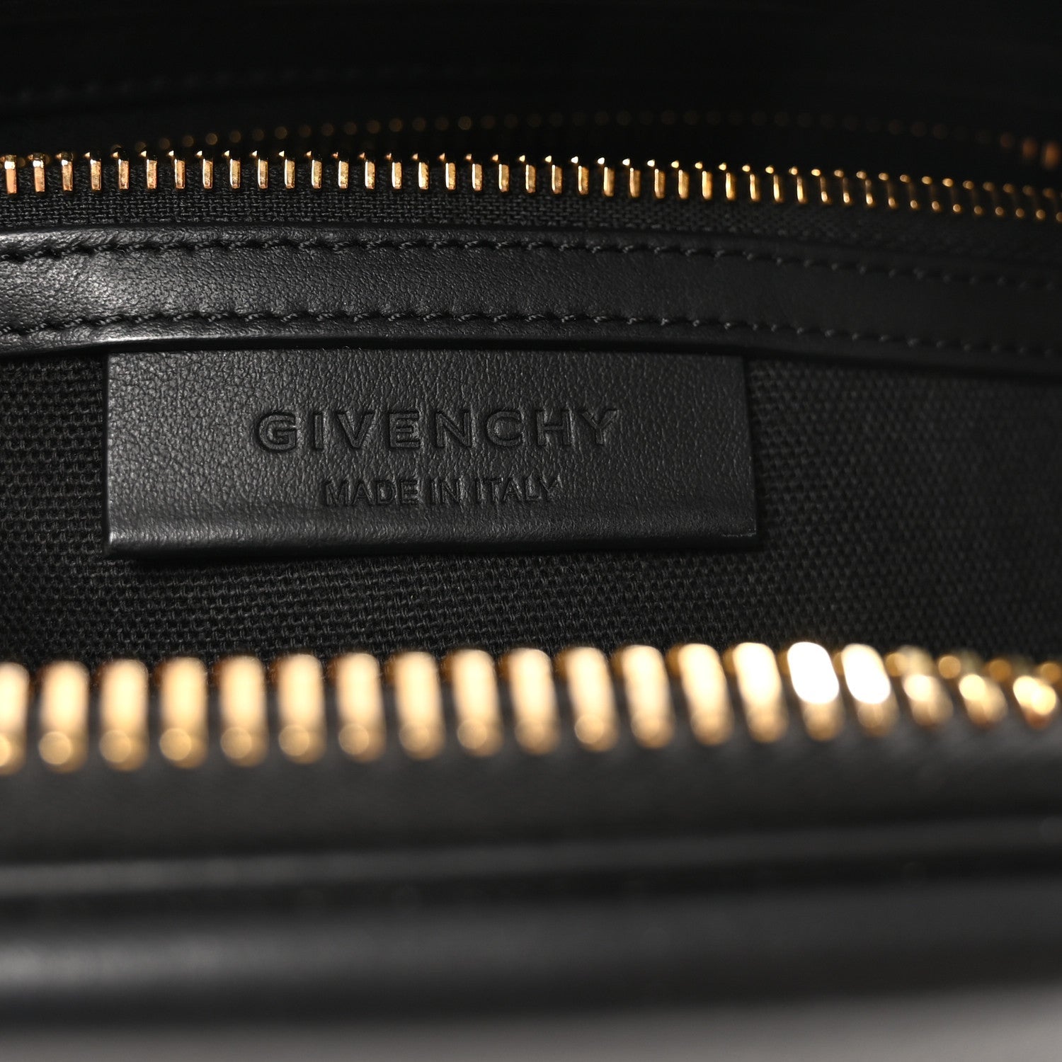 Calfskin Chain Detail Small Antigona Black