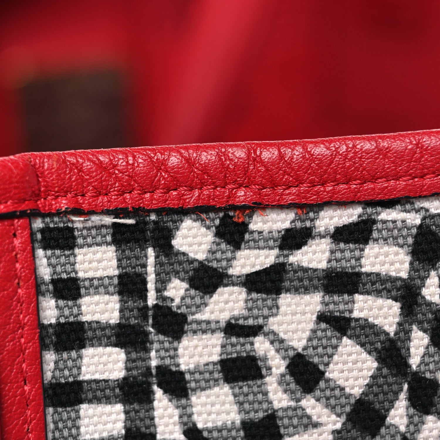 Visetos Medium Liz Reversible Shopper Tote Ruby Red