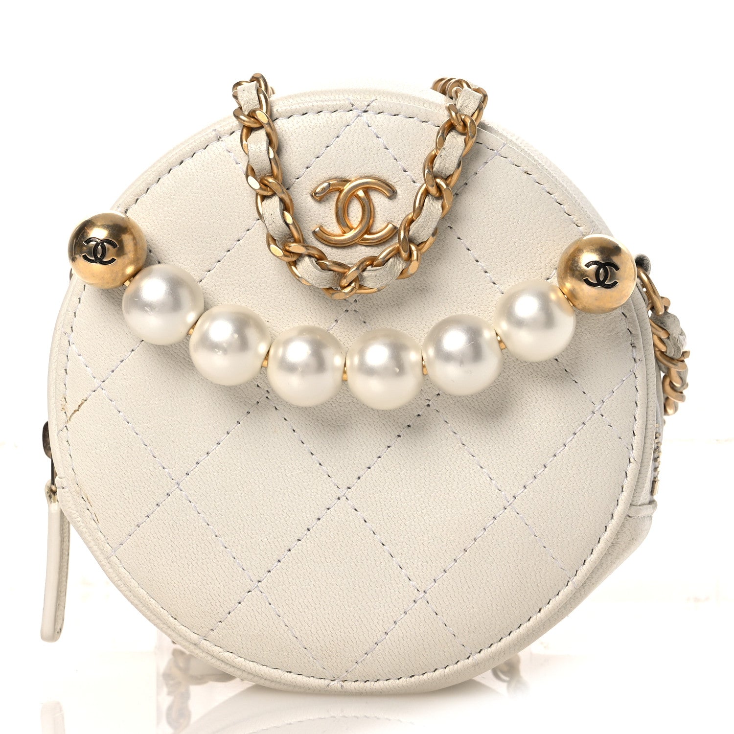 Lambskin Quilted Pearl Round Clutch With Chain White