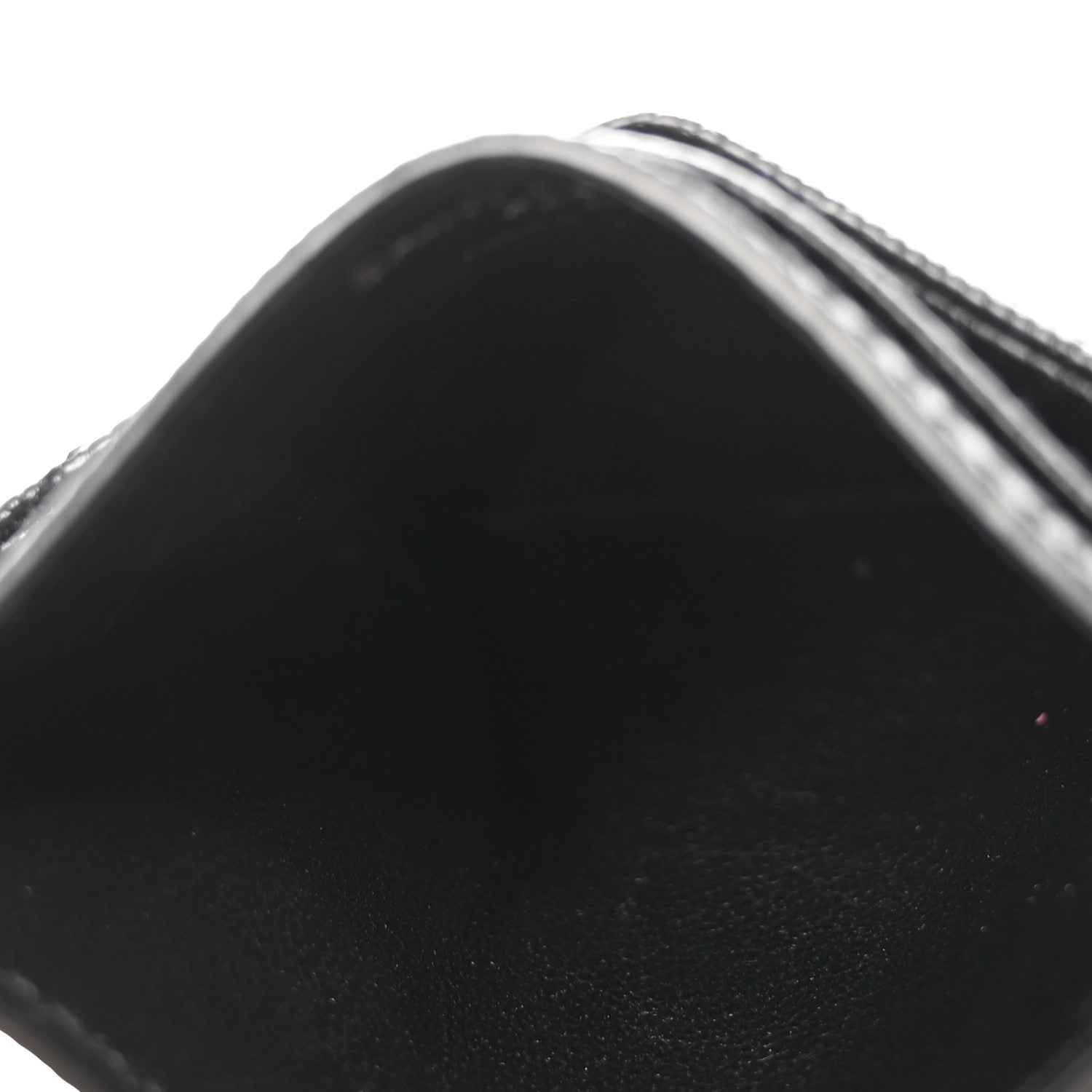 Grain De Poudre Matelasse Chevron Monochrome Credit  Case Black