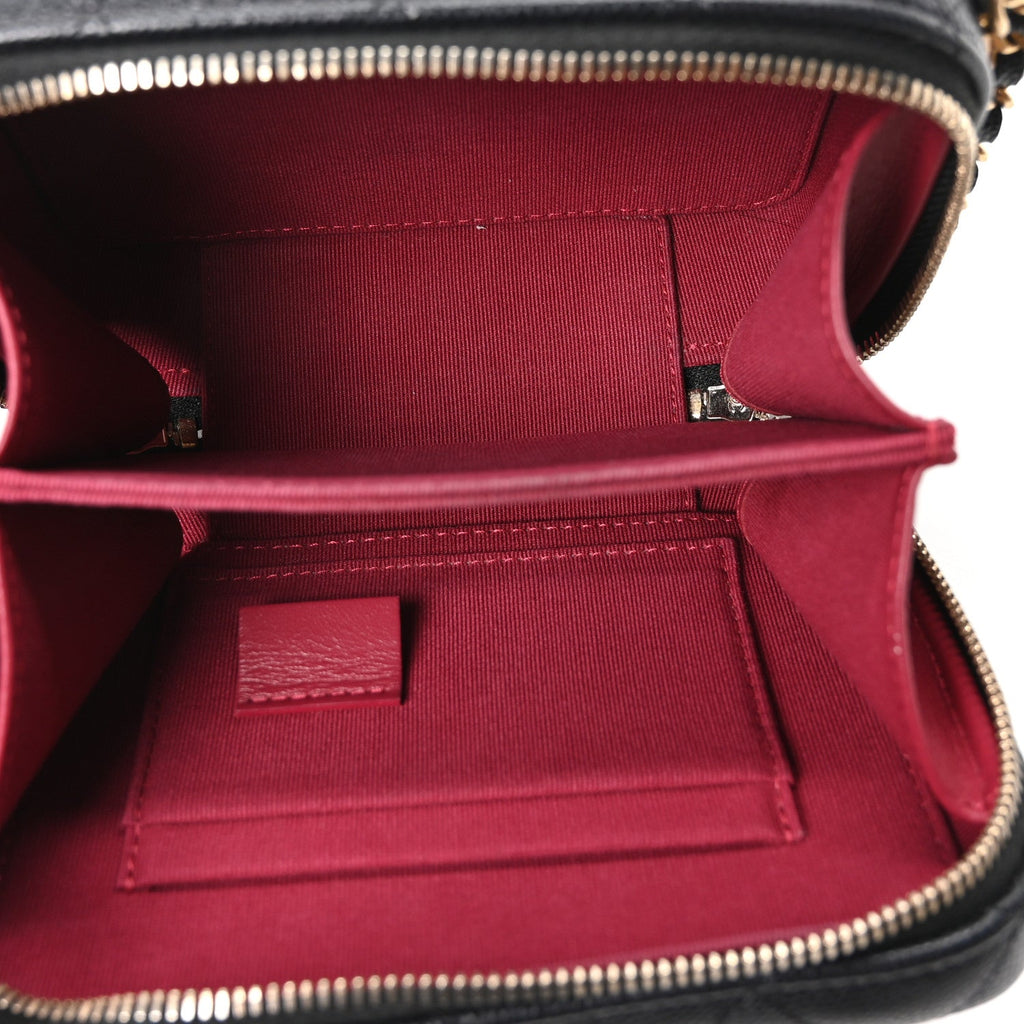 Caviar Quilted Twist Your Buttons Clutch With Chain Black
