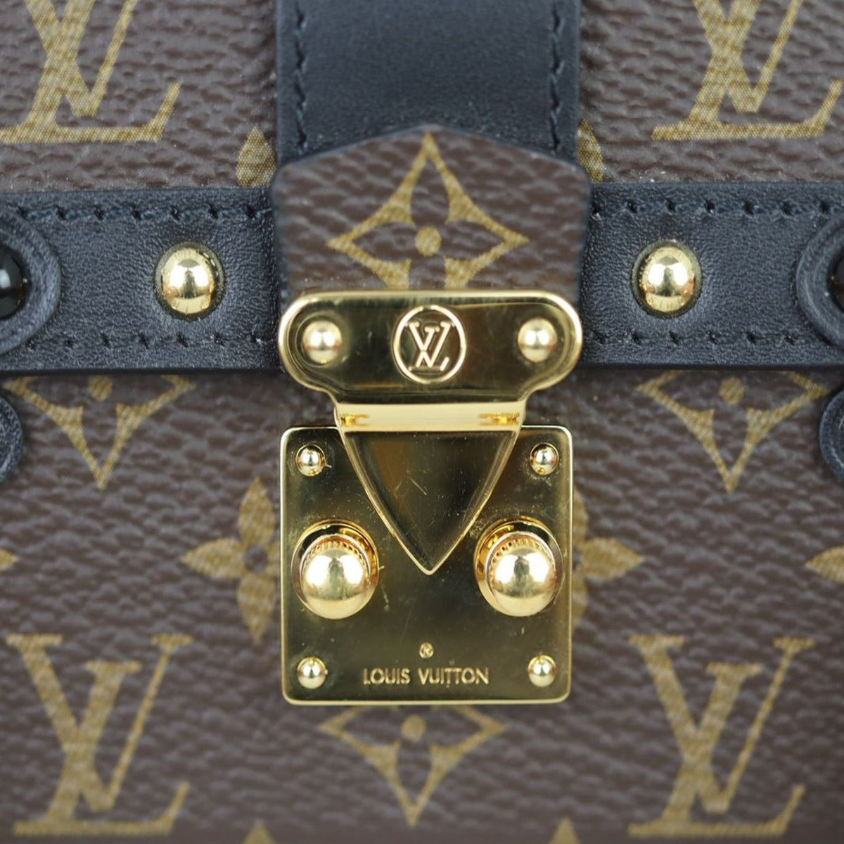 Louis Vuitton Essential Trunk Monogram