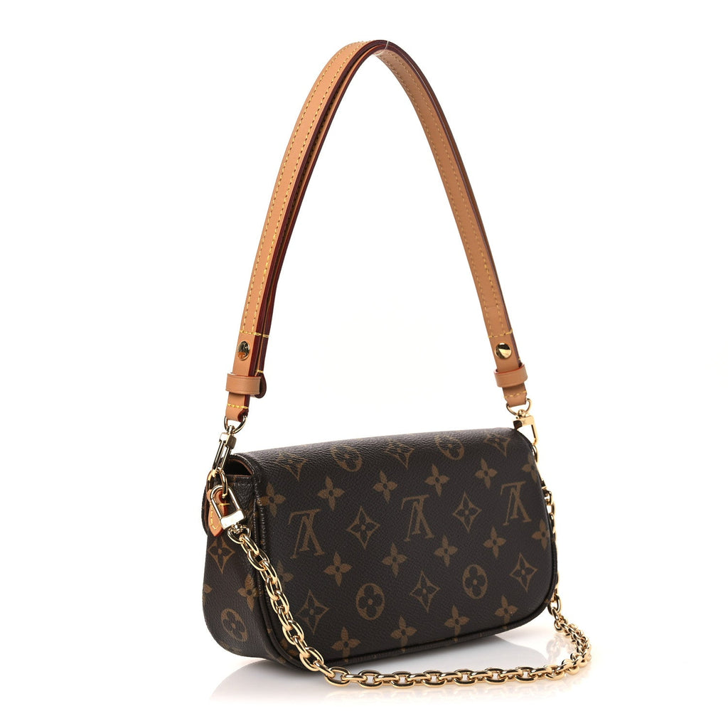 Monogram Ivy Wallet On Chain