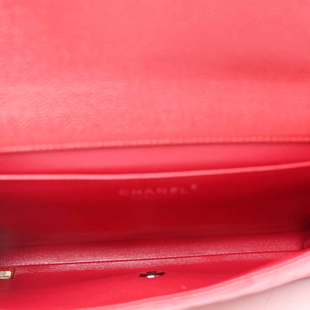 Iridescent Caviar Quilted Clutch With Chain Flap Red