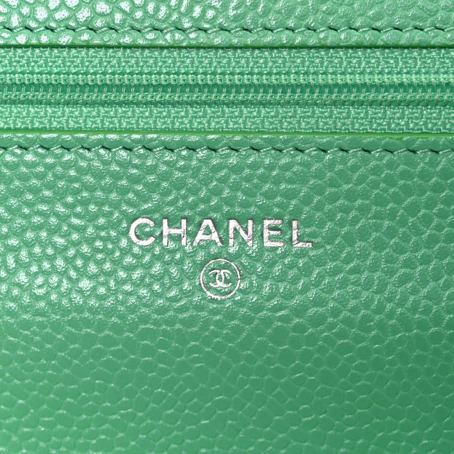 Caviar Chevron Quilted Wallet On Chain WOC Green