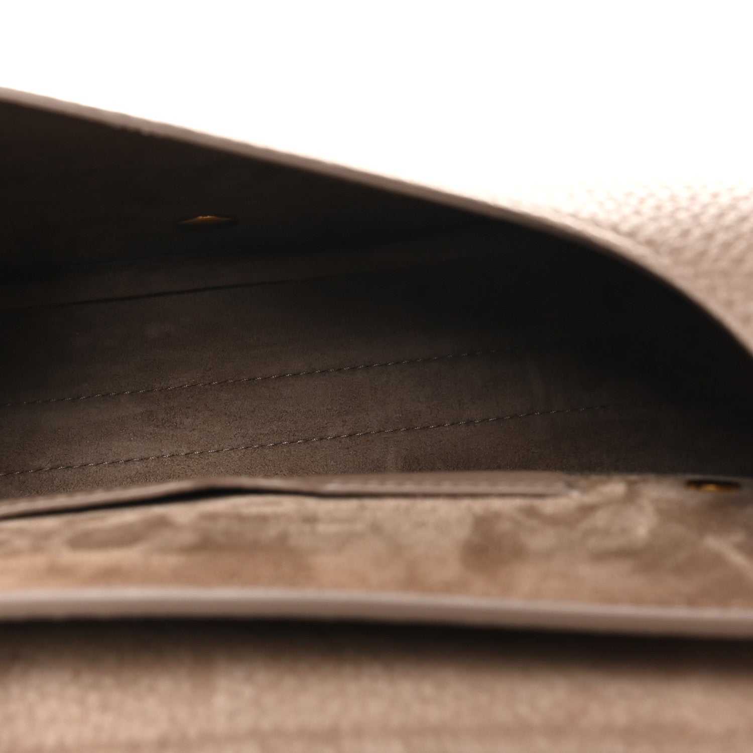 Grained Calfskin Medium Bobby Flap Warm Taupe