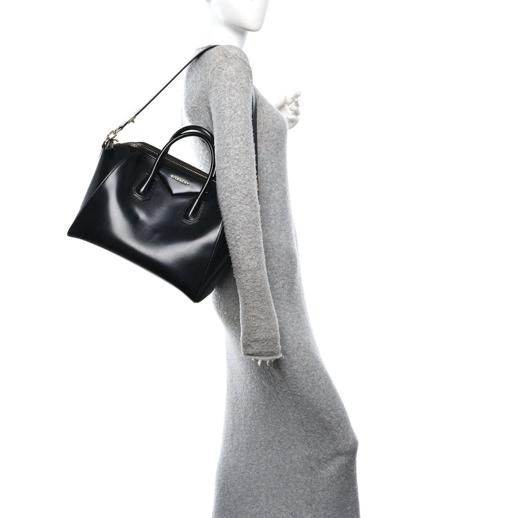 Shiny Lord Calfskin Medium Antigona Black