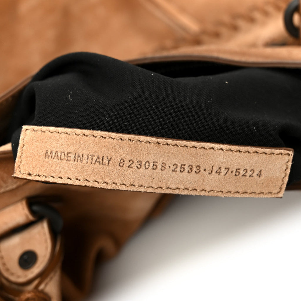 Waxed Suede Calfskin Classic Hardware Medium Le City Camel