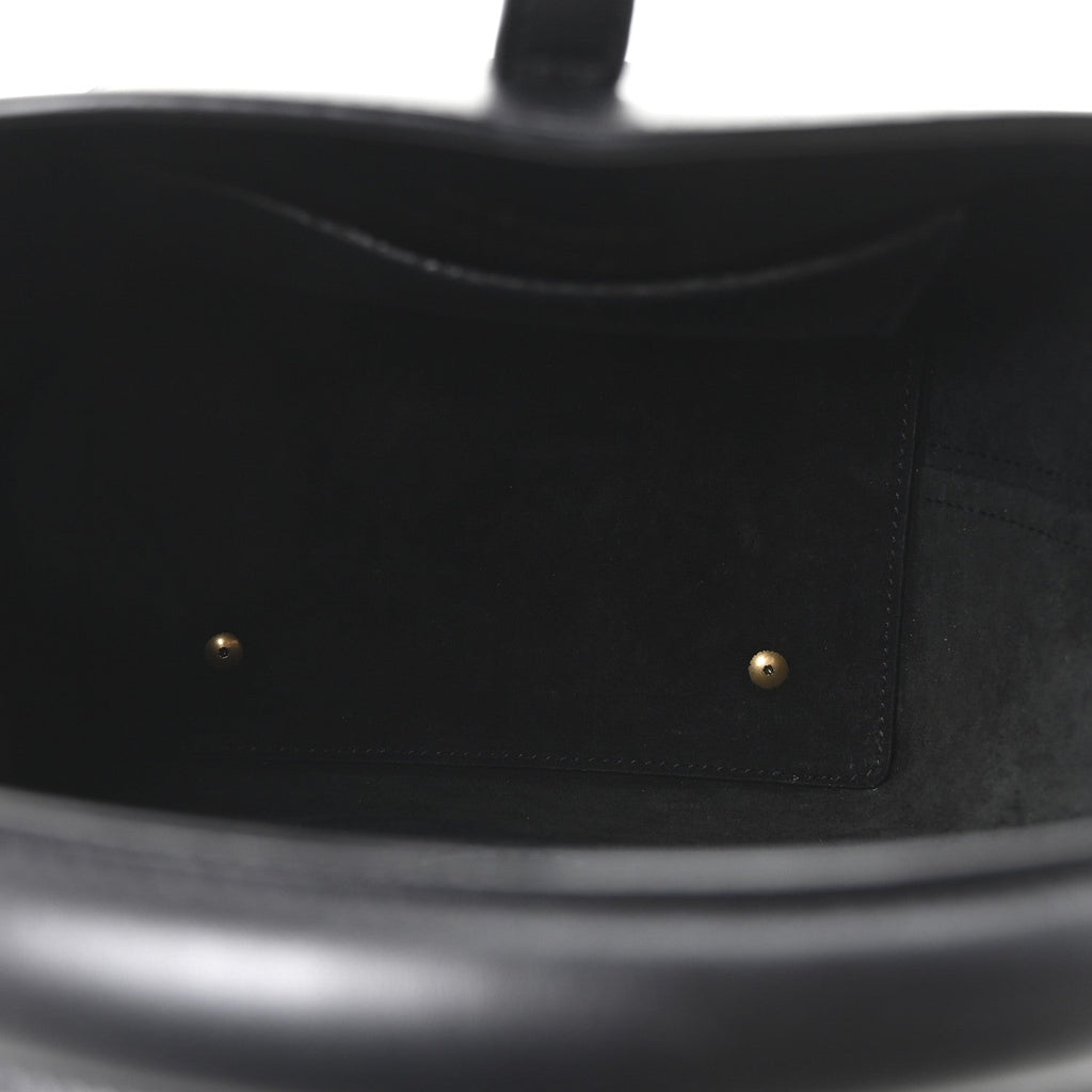 Shiny Calfskin Le 37 Bucket Bag Black
