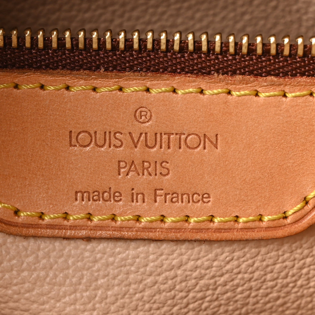 Monogram Petit Bucket 23