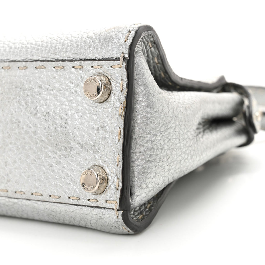 Cuoio Romano Lux Selleria Mini Peekaboo Iconic Satchel Argento