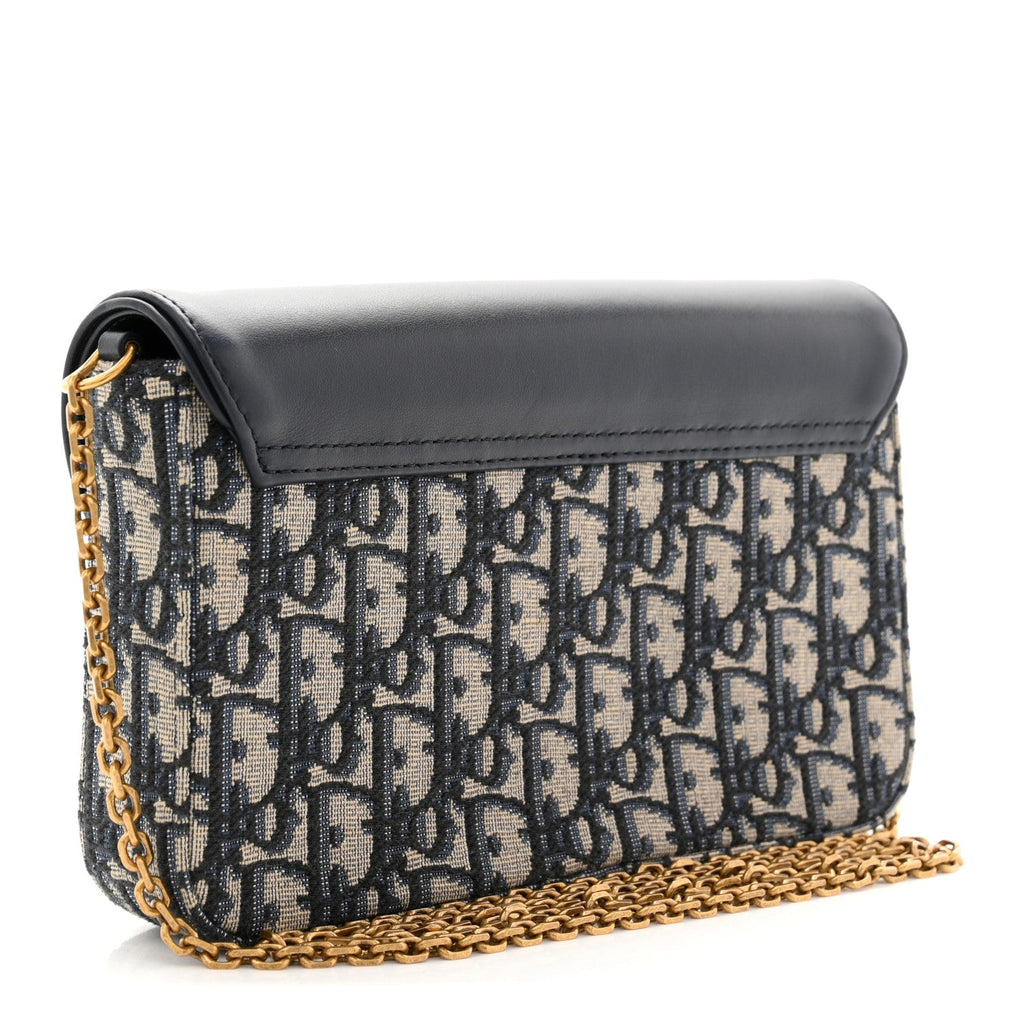 Oblique Smooth Calfskin Medium Saddle Pouch With Chain Blue
