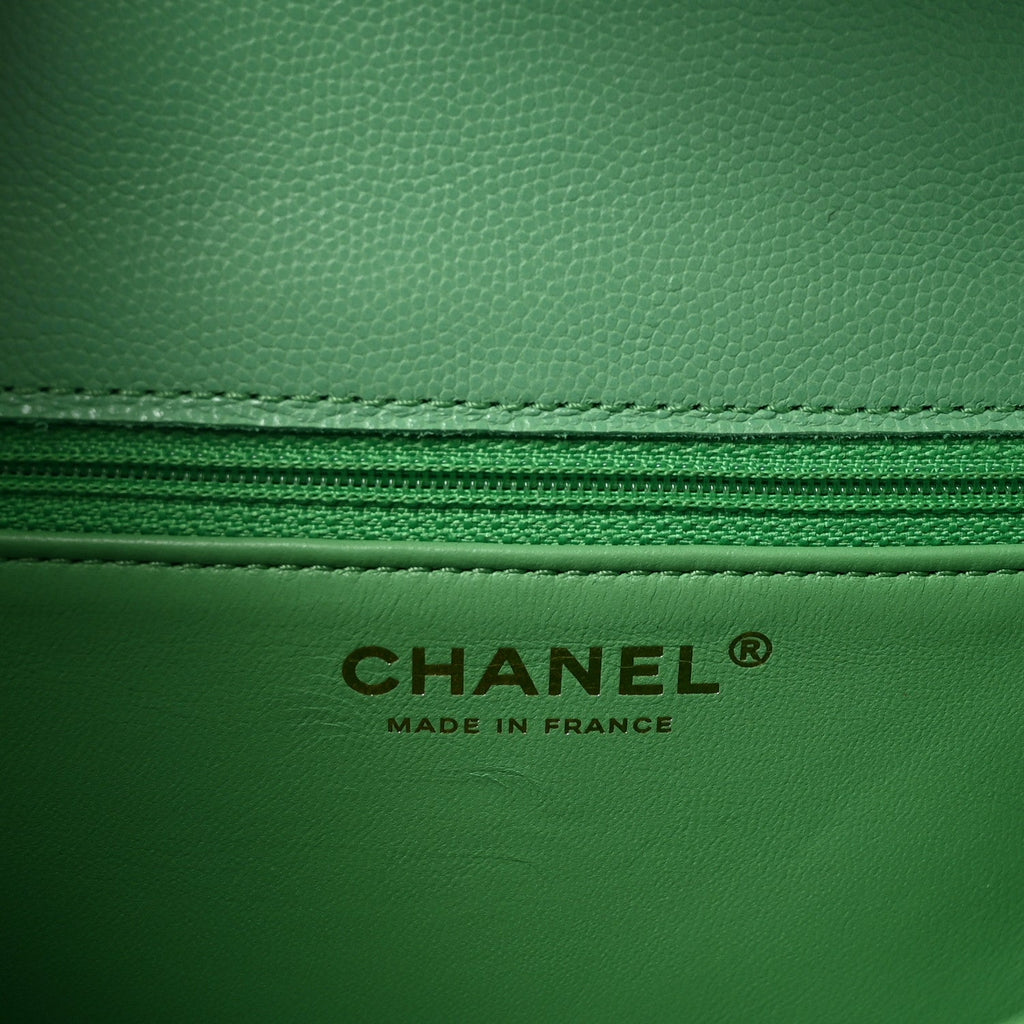 Caviar Quilted Medium Sweet Classic Flap Green