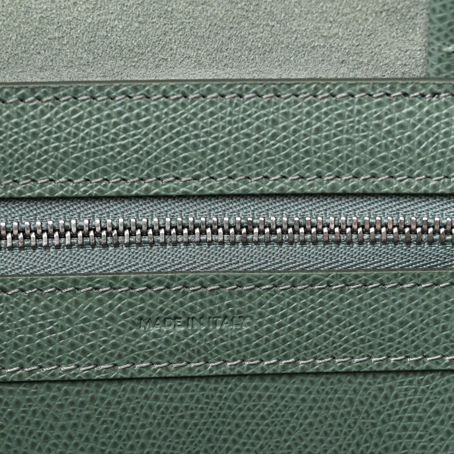Grained Calfskin Small Vertical Cabas Green