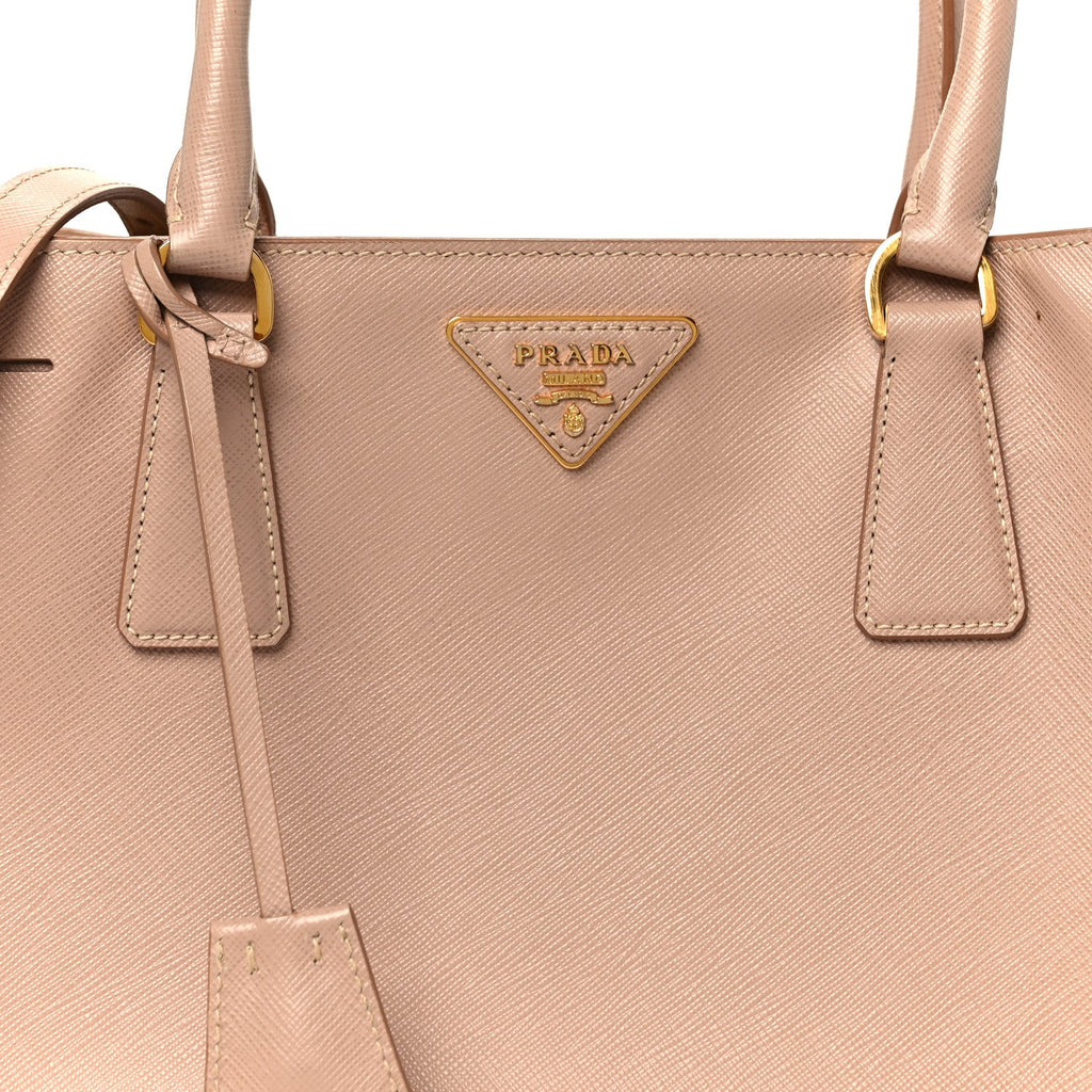 Saffiano Medium Galleria Double Zip Tote Cammeo