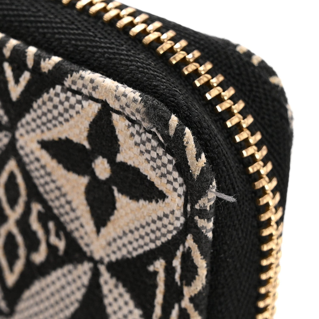 Jacquard Since 1854 Zippy Coin Purse Grey