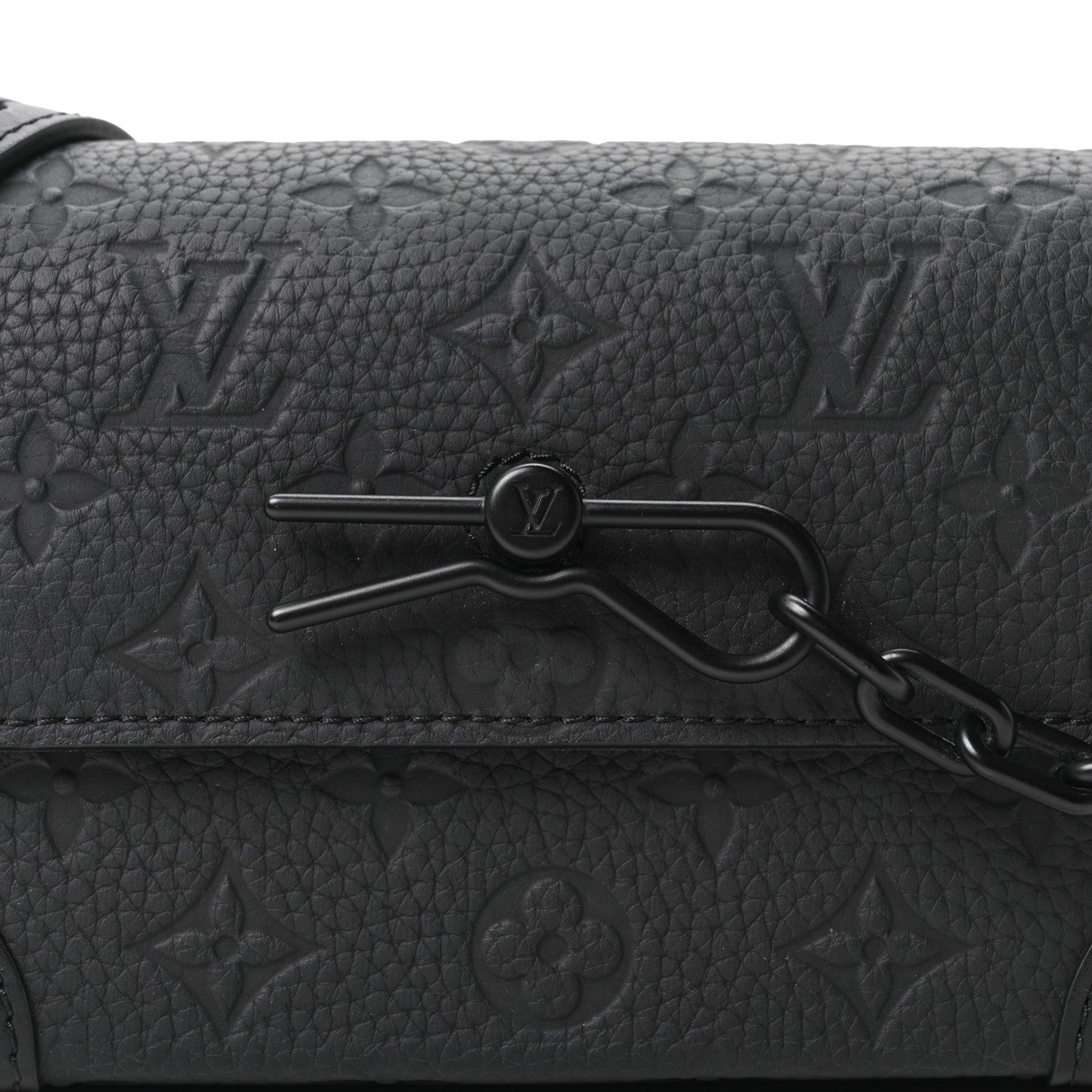 Taurillon Monogram Steamer Wearable Wallet Black