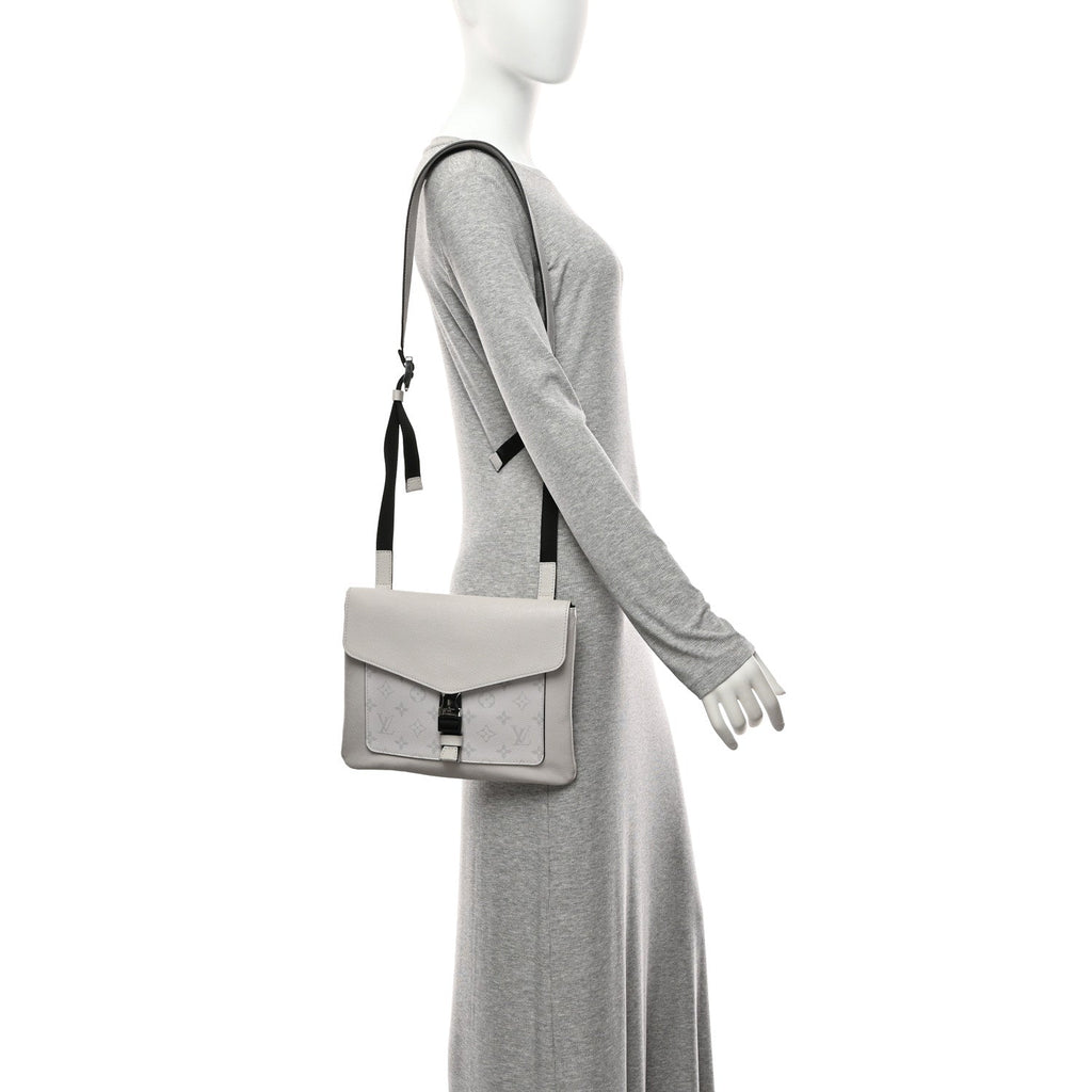Taigarama Outdoor Flap Messenger White
