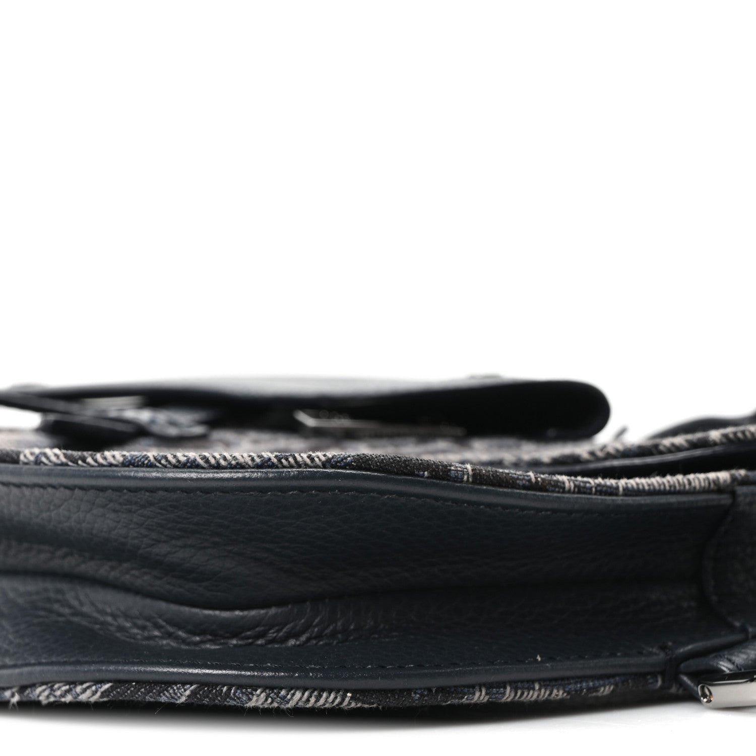Oblique Saddle Messenger Pouch Blue Black