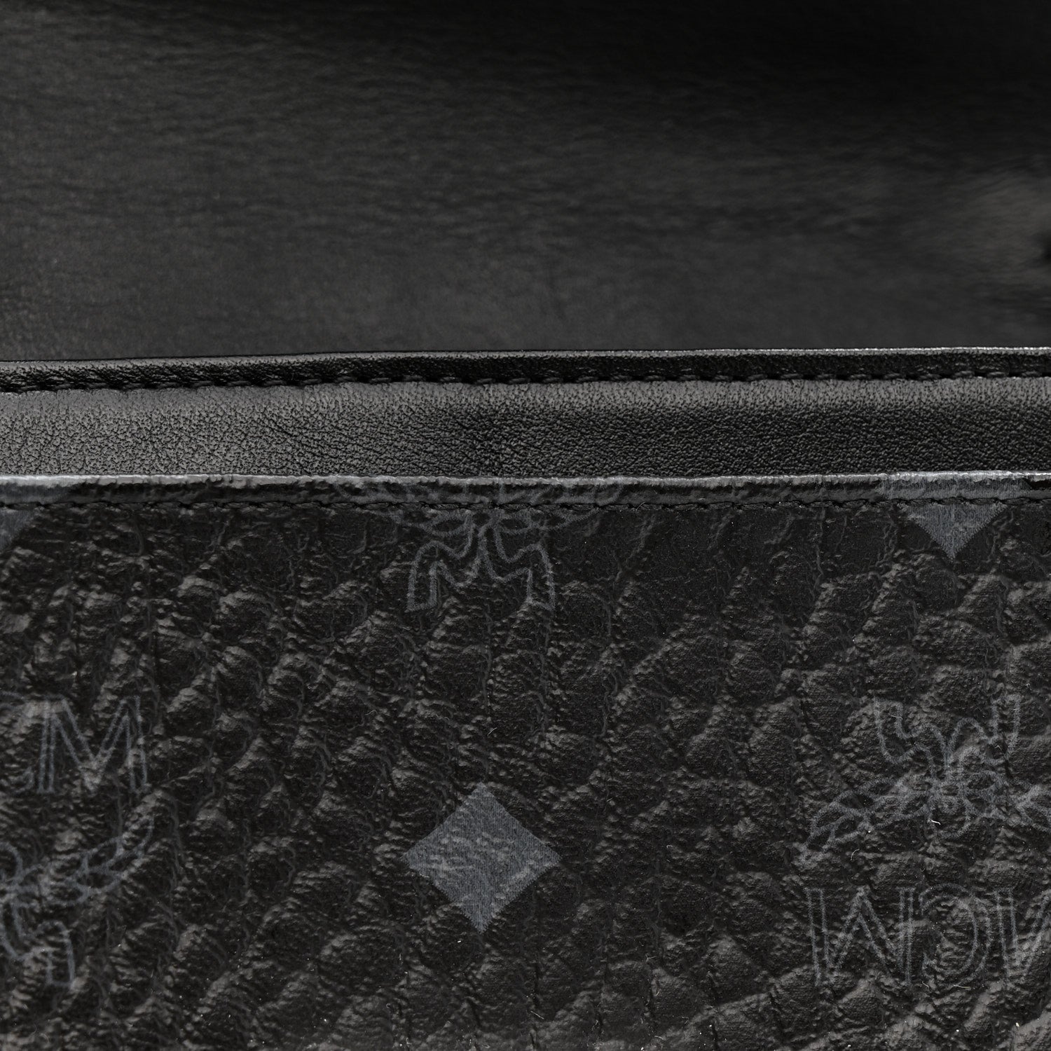 Visetos Large Patricia Wallet On Chain Black