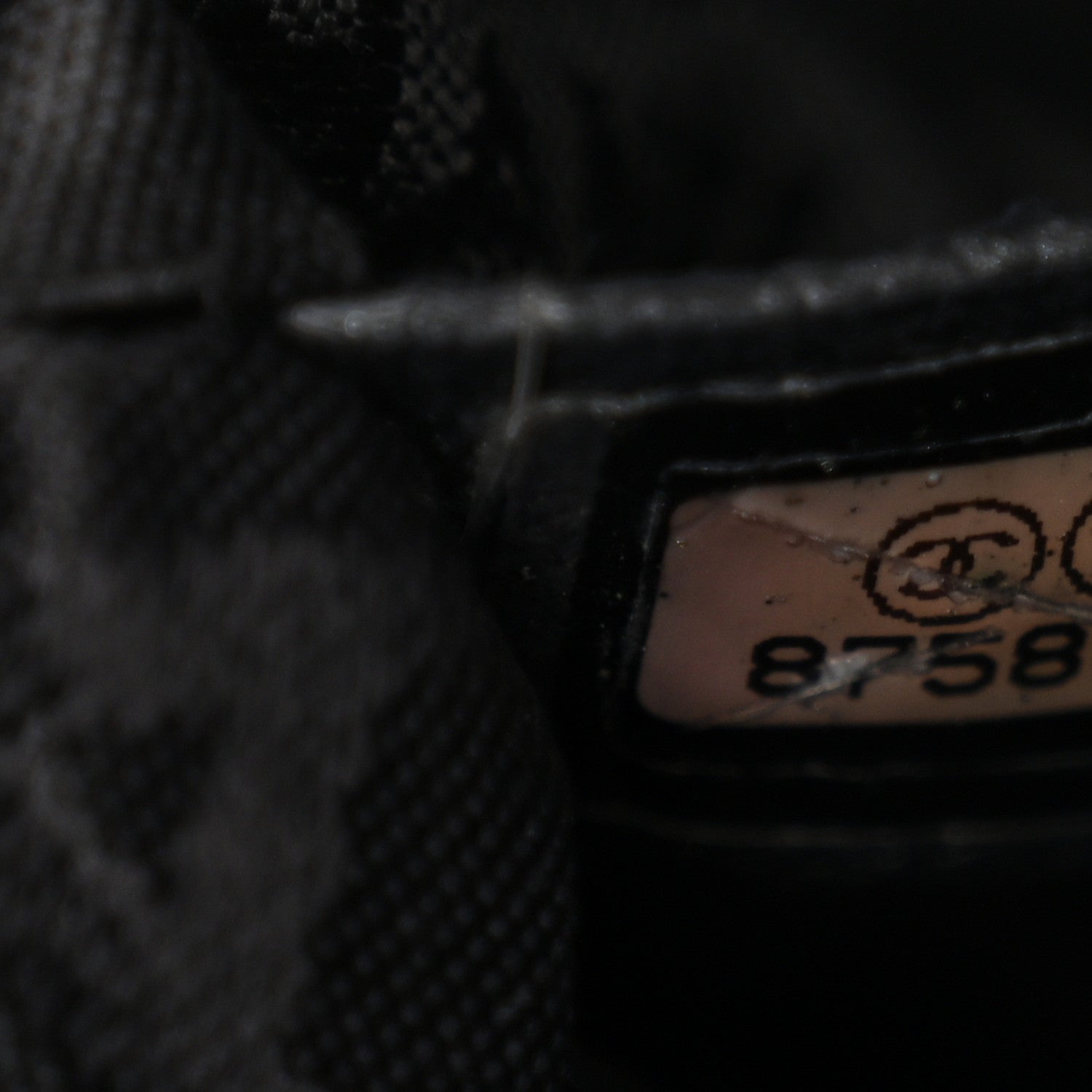 Lambskin Lax Pochette Black