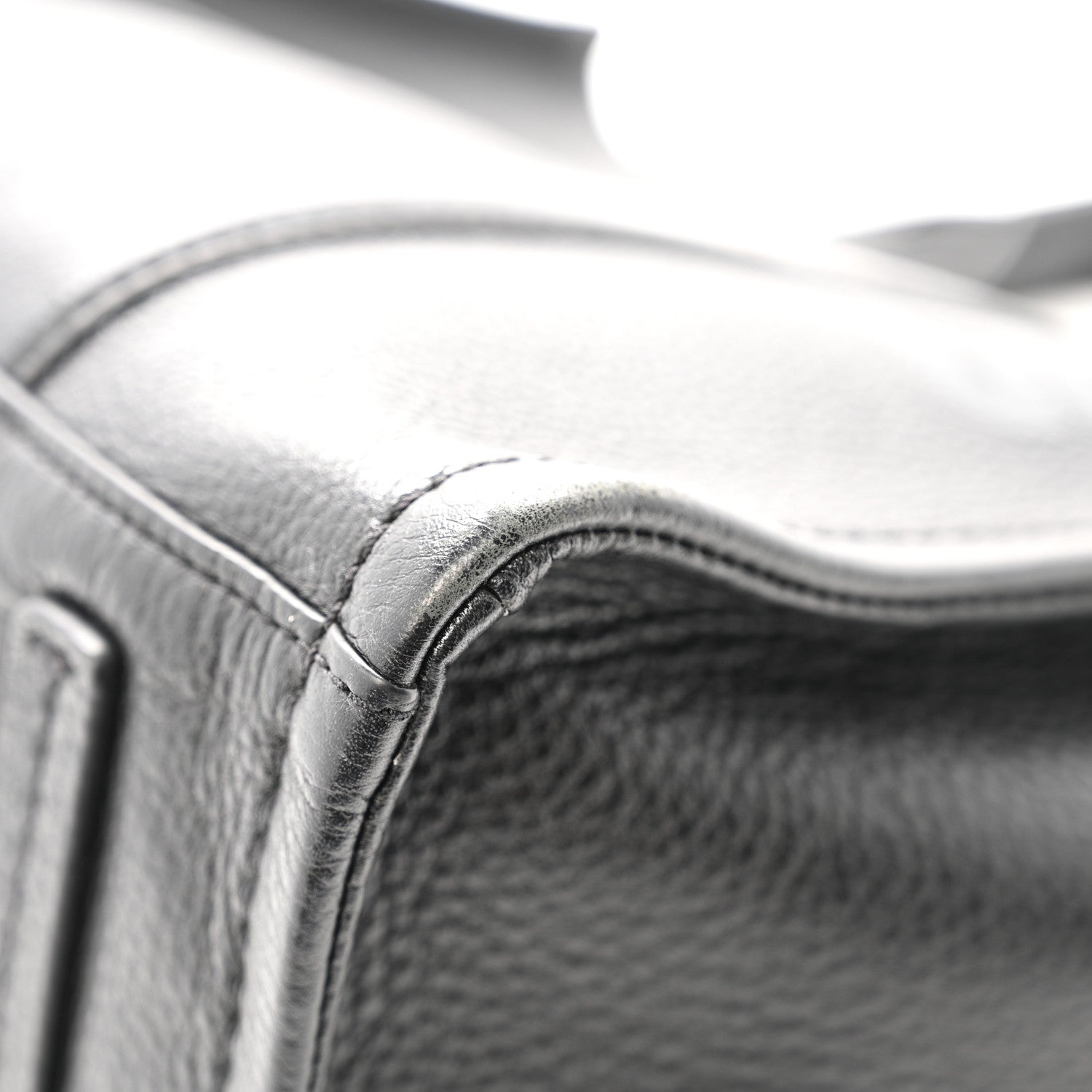 Grained Calfskin Medium The Tote Bag Black