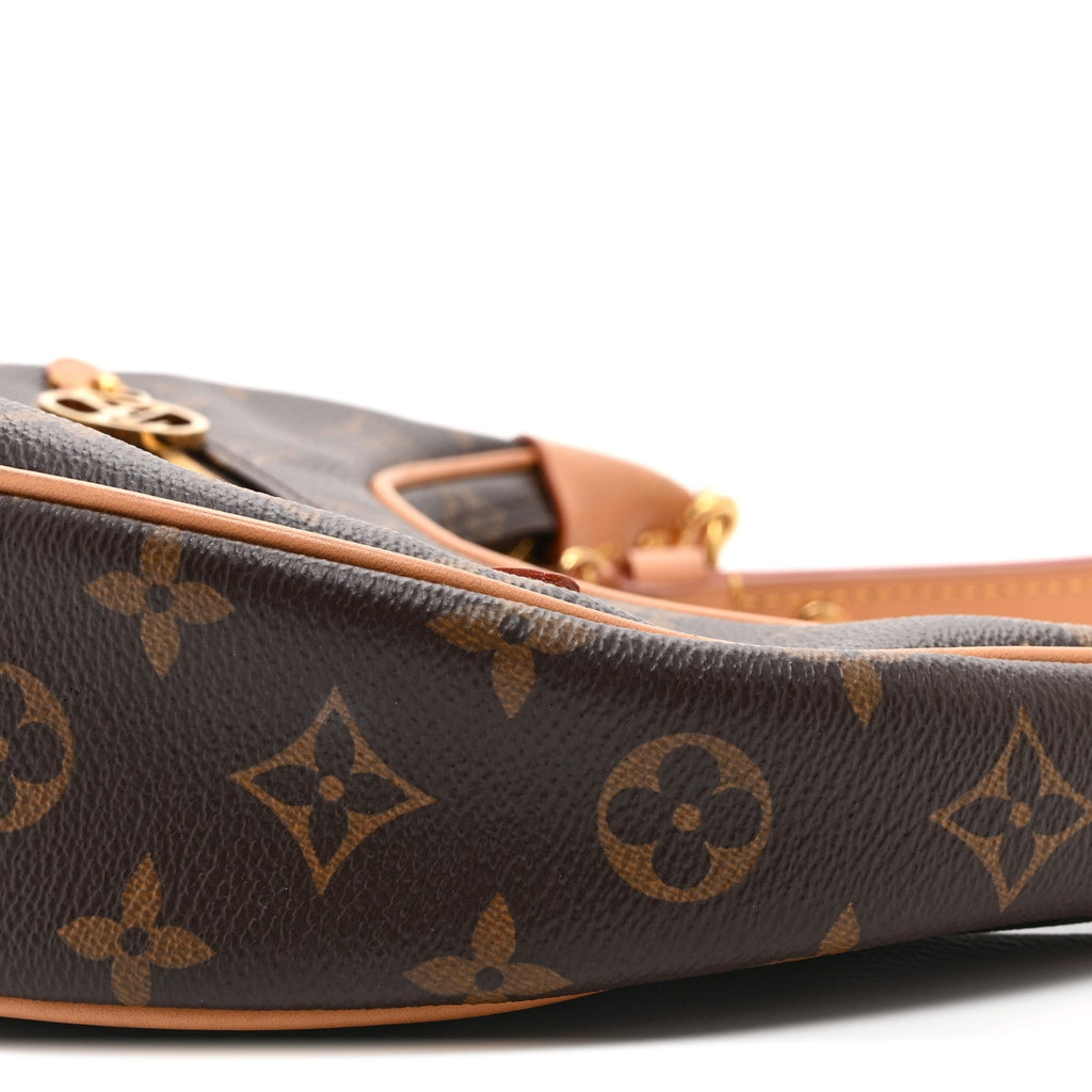 Monogram Loop