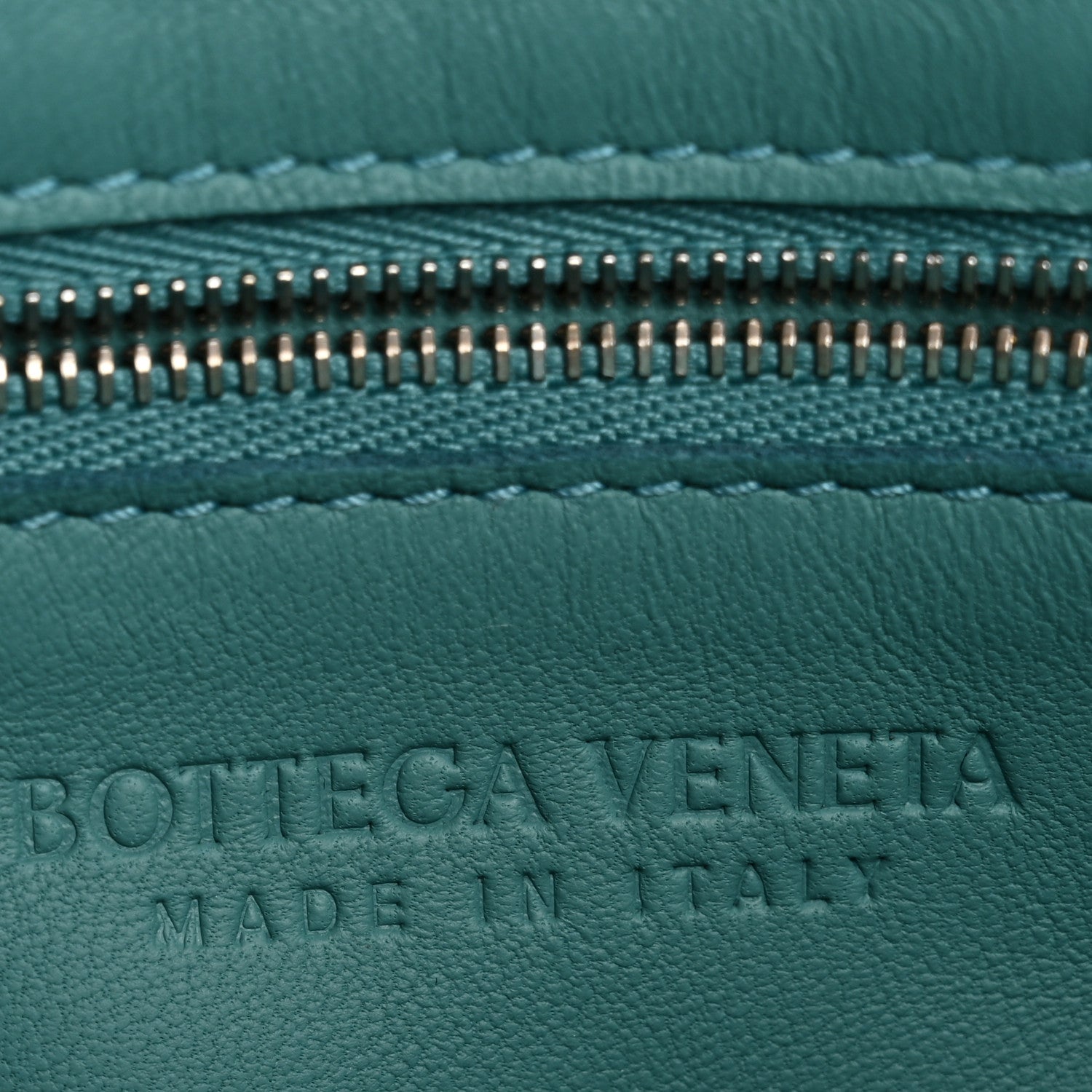Lambskin Maxi Intreccio Cassette Crossbody Bag Linloleum
