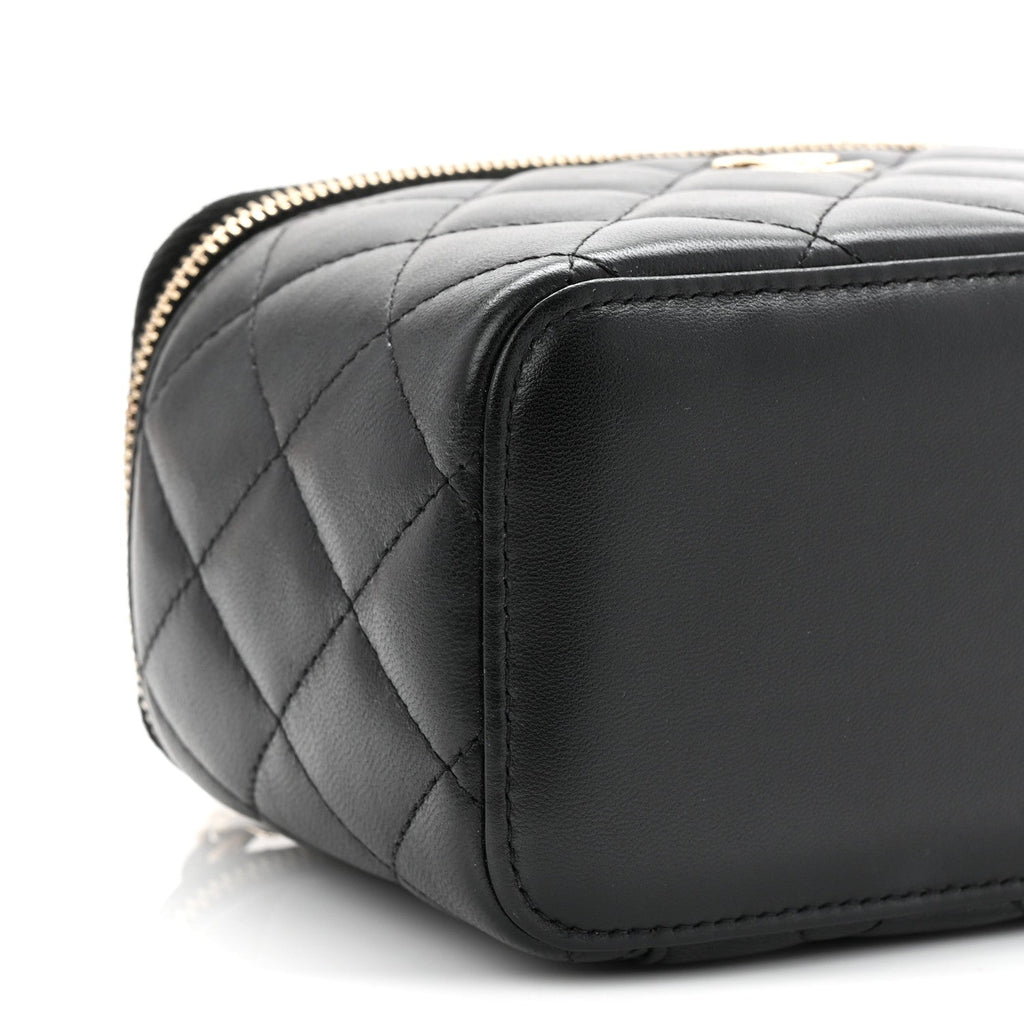 Lambskin Quilted Small Top Handle Vanity Case With Chain Black