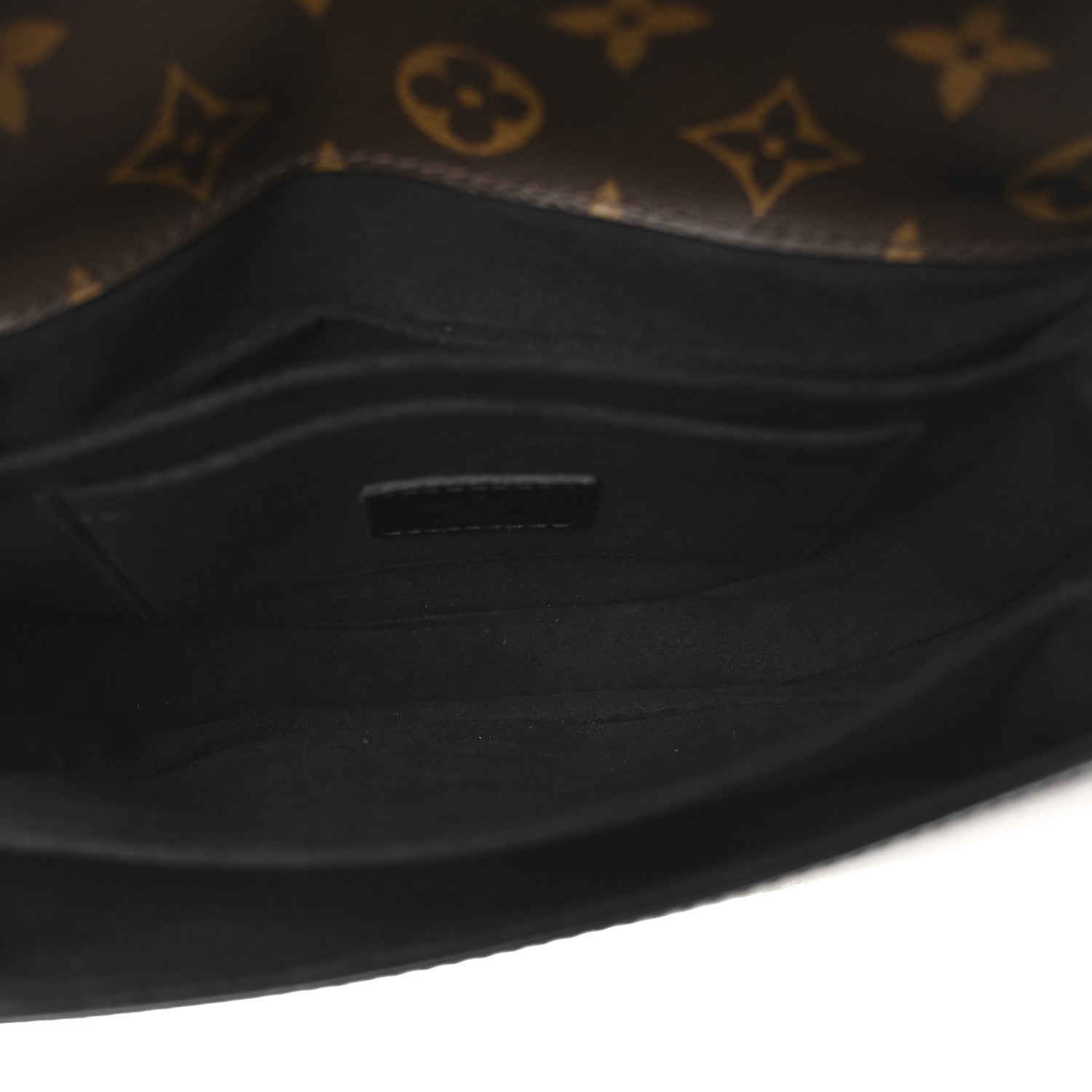 Reverse Monogram Chantilly Lock Black