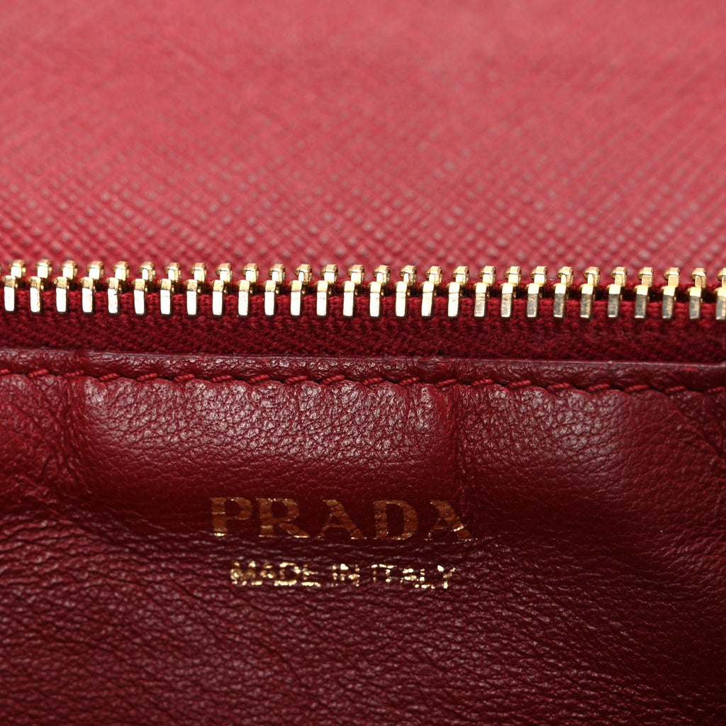 Saffiano Lux Chain Wallet Fuoco