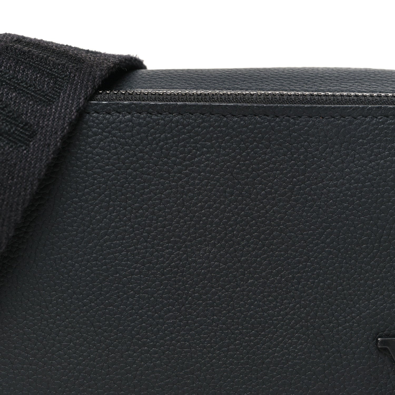 Calfskin Aerogram Alpha Wearable Wallet Black