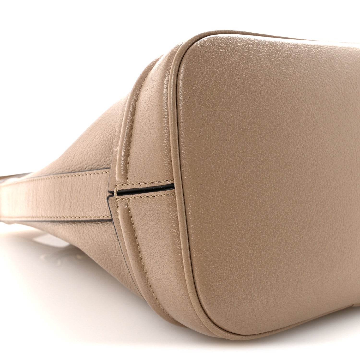 Grained Buffalo Horse Medal Bucket Bag Boyish Brown