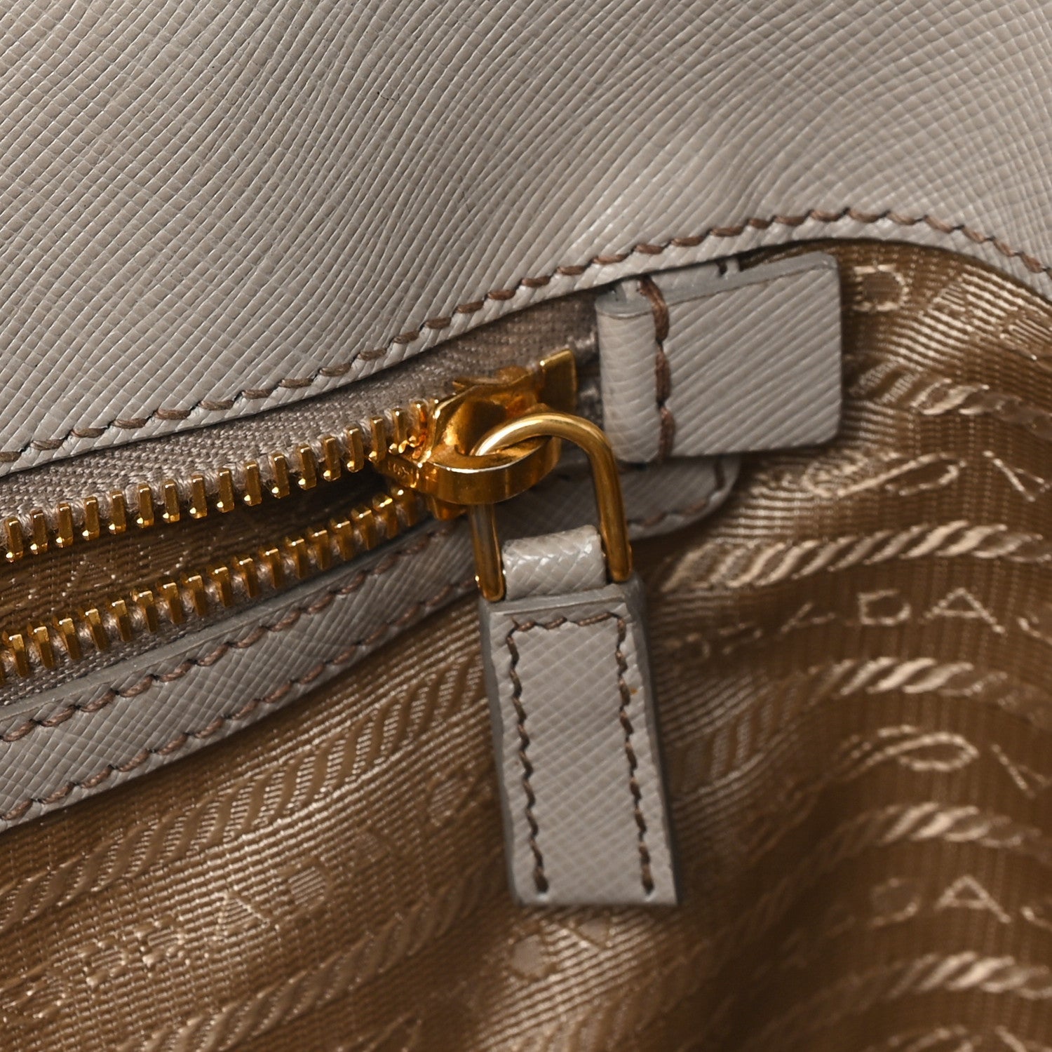 Saffiano Lux Large Tote Pomice