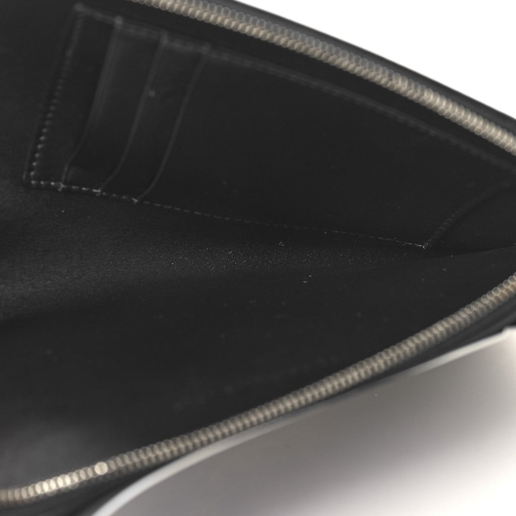 Textured Calfskin Passport Phone Holder Green