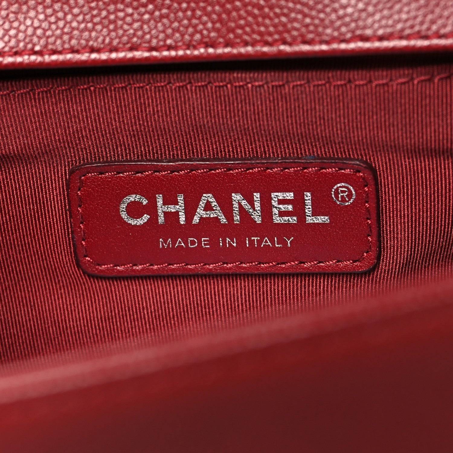 Caviar Chevron Quilted Medium Boy Flap Red